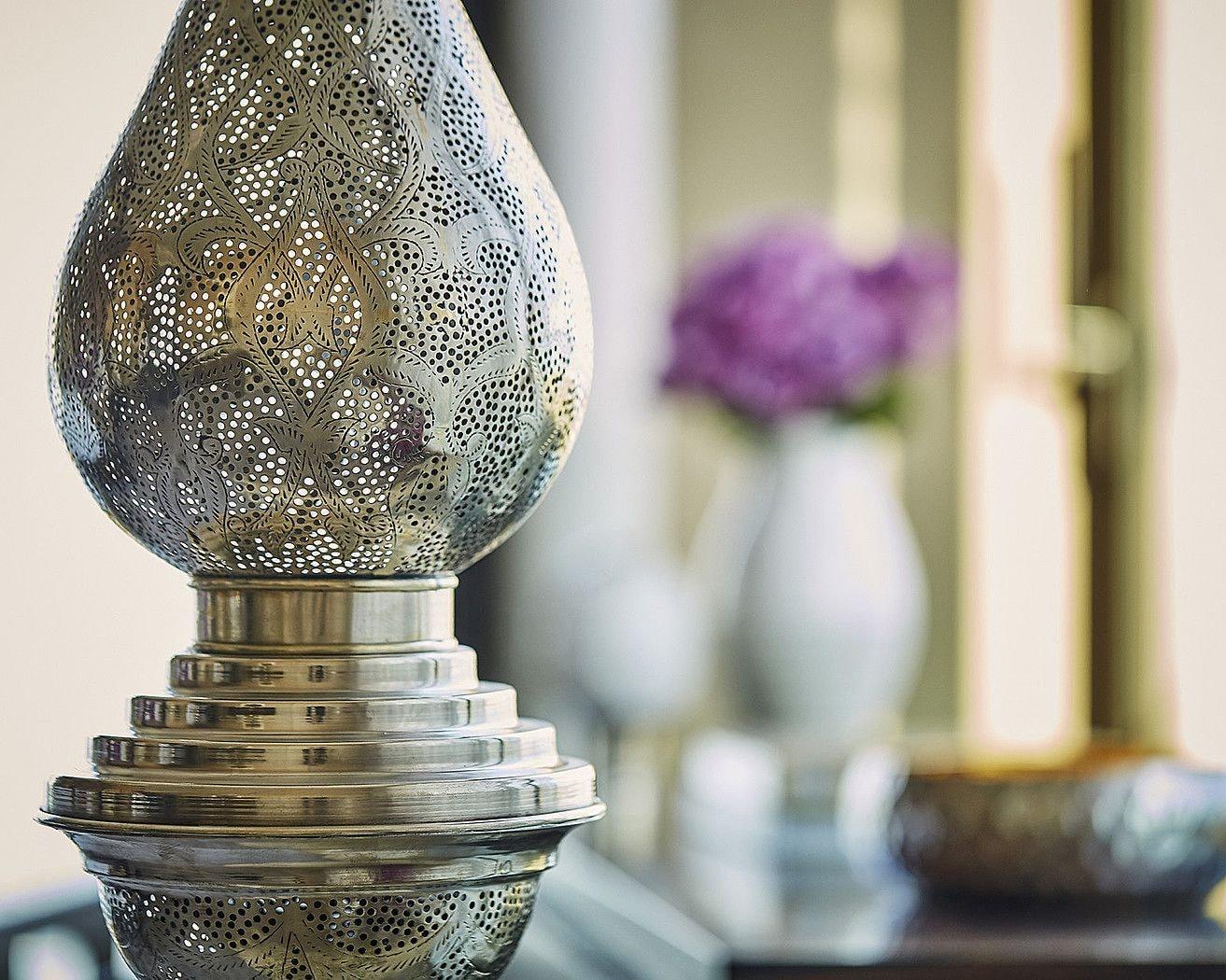 Four Seasons Hotel Casablanca Exterior photo A Moroccan candle holder